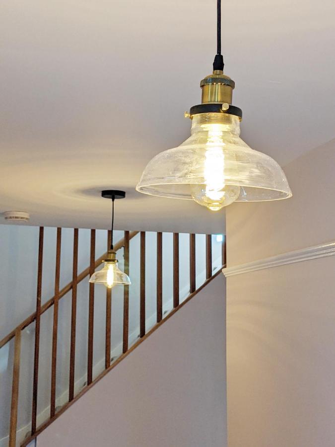 Sunny Days: Beautiful Spacious 4 Bed House Holiday home Torquay