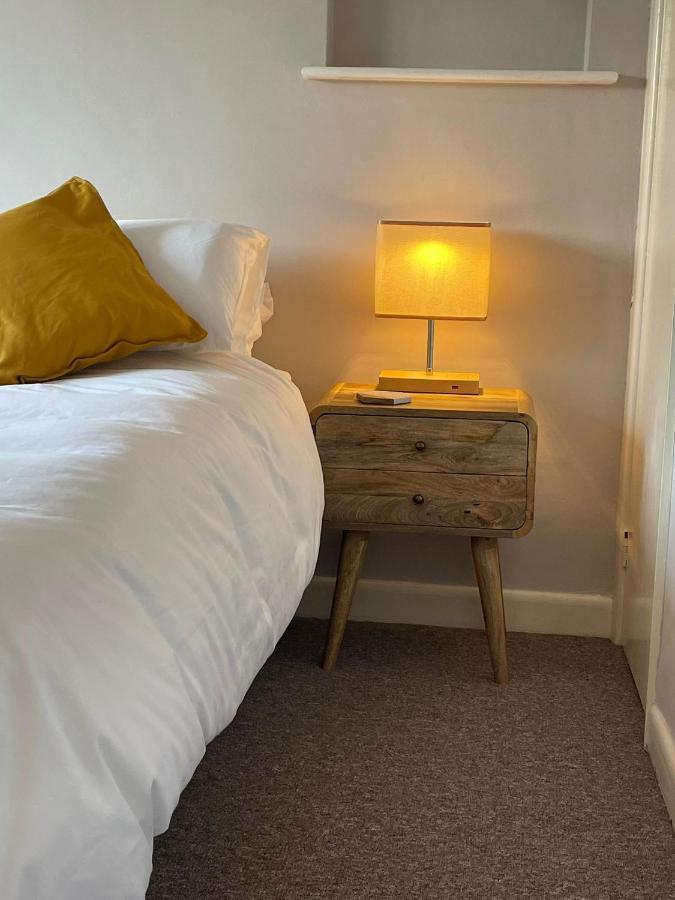 Holiday home Sunny Days: Beautiful Spacious 4 Bed House