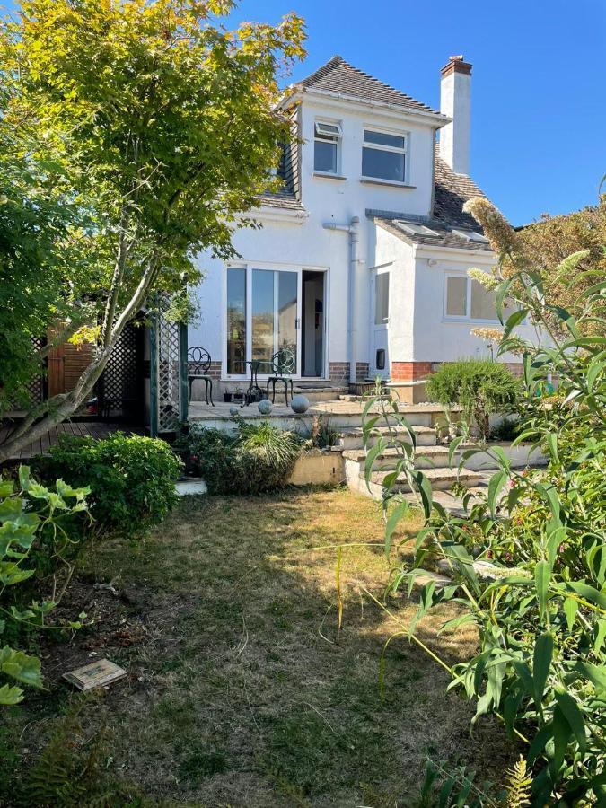 Sunny Days: Beautiful Spacious 4 Bed House * Torquay