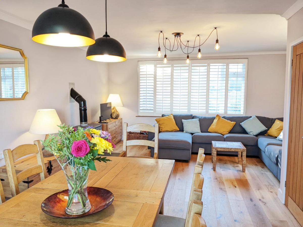Holiday home Sunny Days: Beautiful Spacious 4 Bed House *