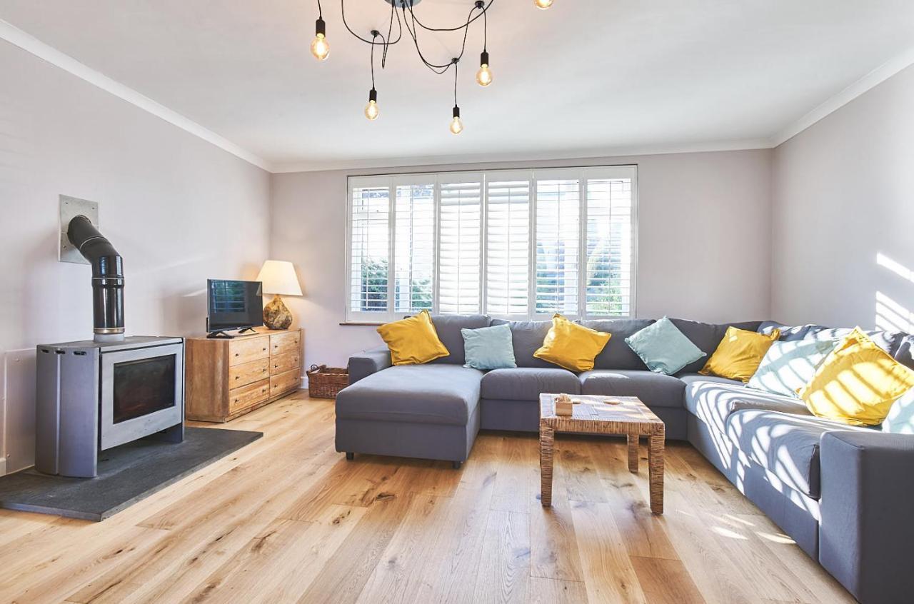 Sunny Days: Beautiful Spacious 4 Bed House Torquay